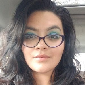 Meet your Posher, Dominque